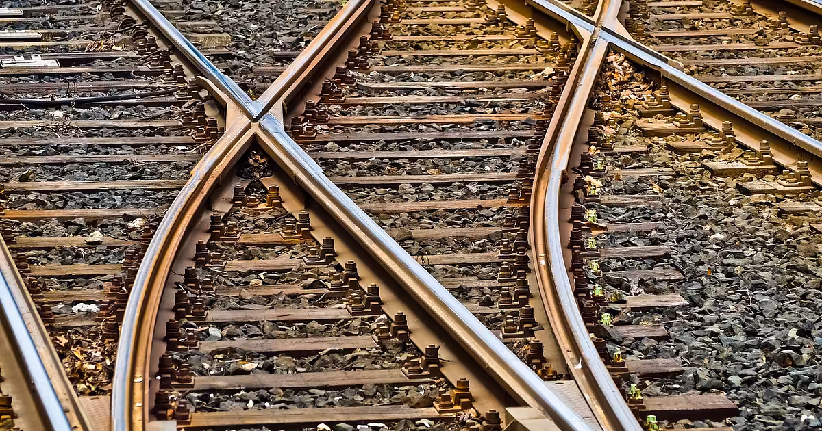 Managing multiple databases in Rails 6